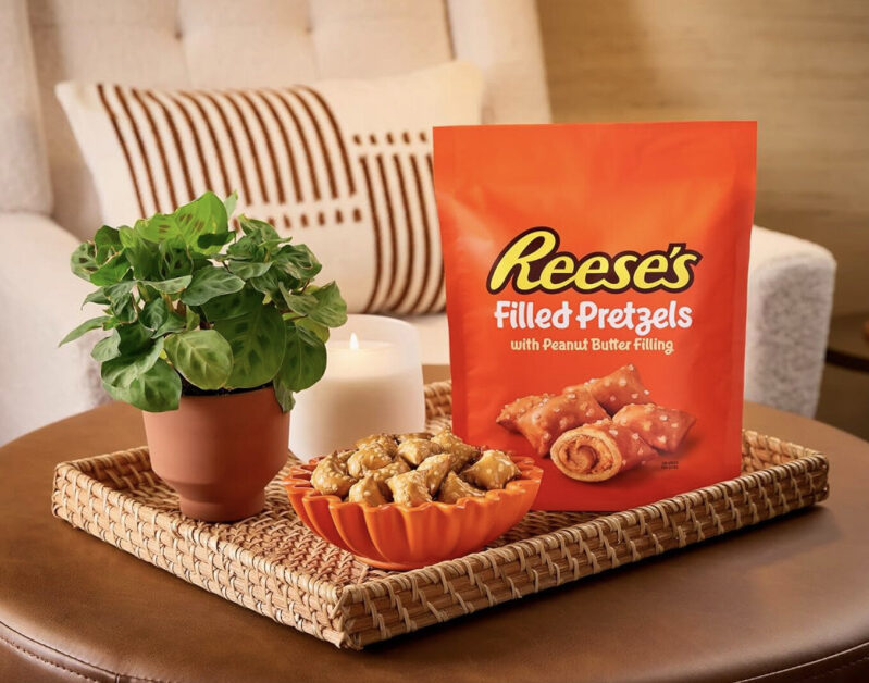 Reese's Filled Pretzels with Peanut Butter Filling - Sweet and Savory Delight