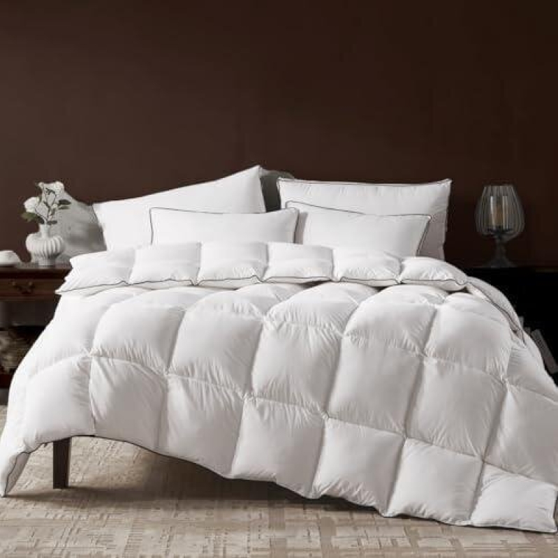 Luxurious Goose Down Comforter - Double/Full Size, All-Season Warmth