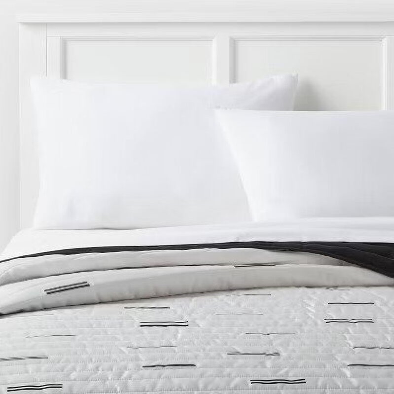 Affordable Full/Queen Room Essentials Midweight Sateen Coverlet Quilt