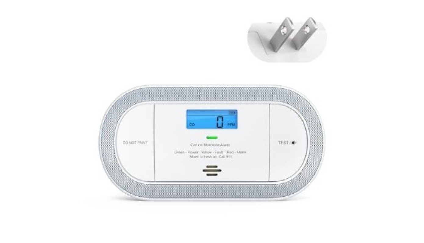 X-Sense Plug-in Carbon Monoxide Detector with AAA Battery Backup - Reliable 10-Year Protection