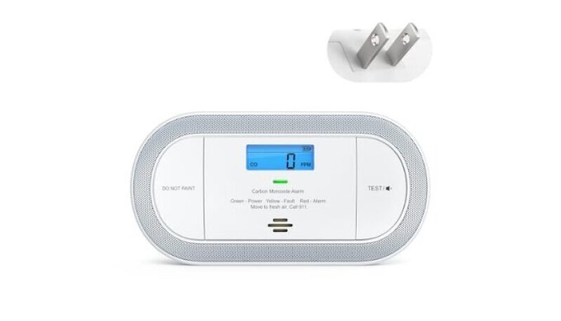 X-Sense Plug-in Carbon Monoxide Detector with AAA Battery Backup - Reliable 10-Year Protection