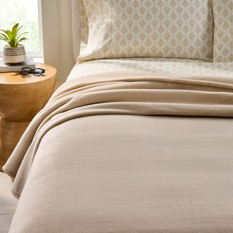 Better Homes & Gardens Velvet Plush Super Soft Bed Blanket