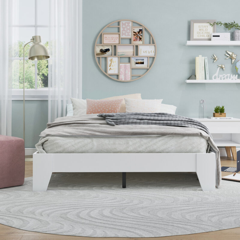 Hillsdale Casey Full Wood Platform Bed - Elegant and Durable Design