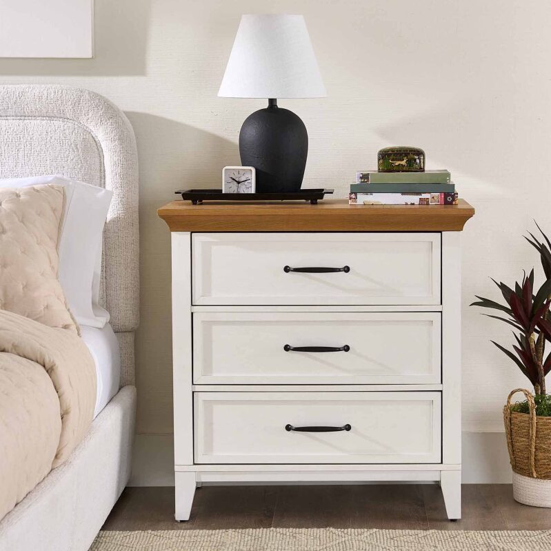 Elegant Canton 3-Drawer Nightstand - Ideal for Bedroom Storage