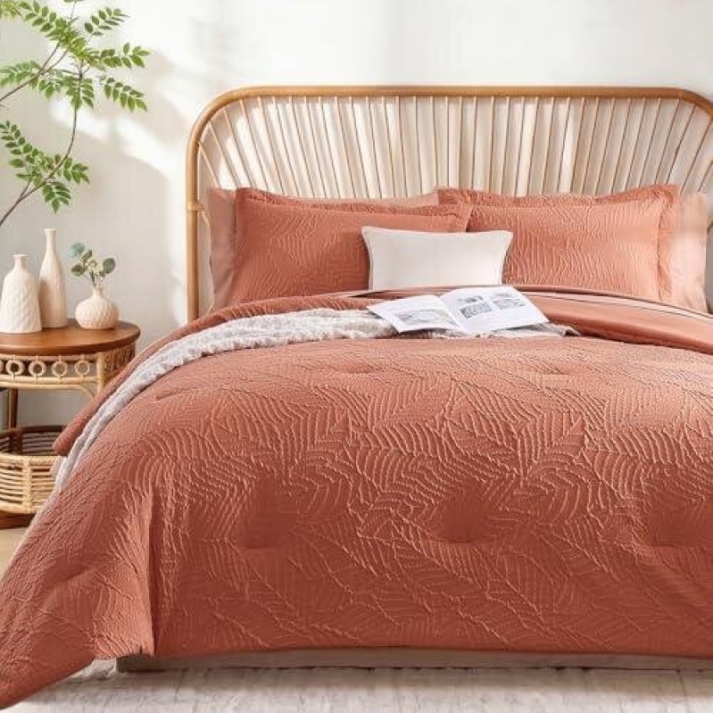 64% Off All-Season Double Bedspread Set with Plant Pattern - Perfect for Cozy Nights