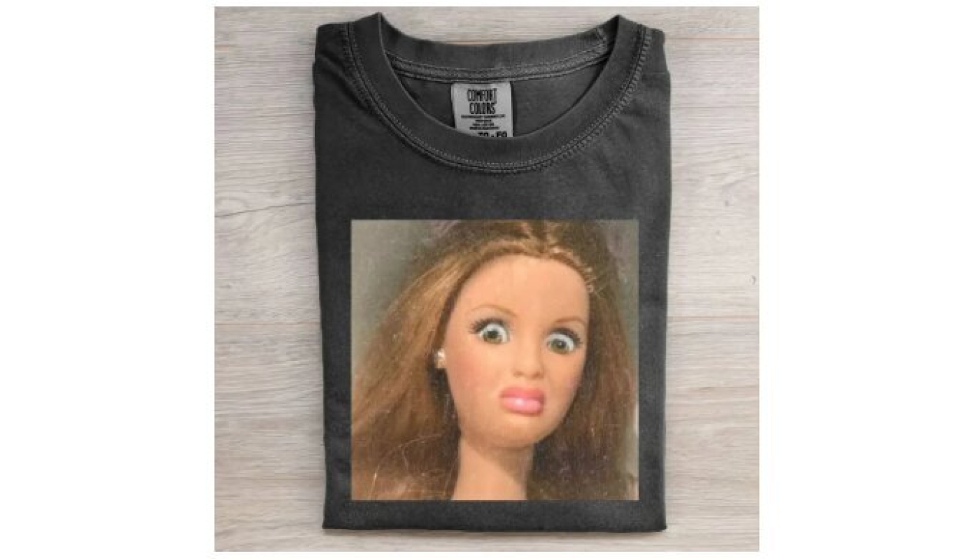 Funny Doll Face GIRL MEME T-Shirt - Quirky Humor Graphic Tee