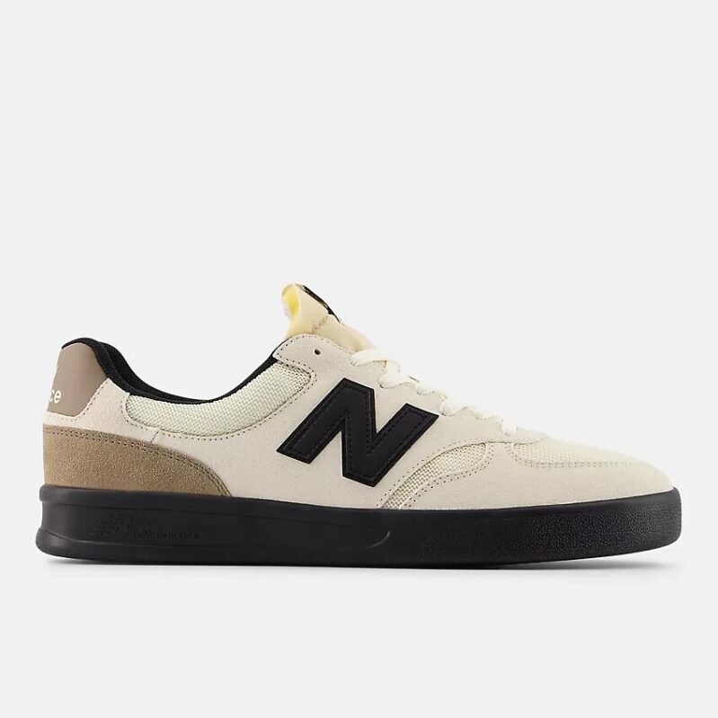 New Balance Men's CT300 Shoes: Versatile and Comfortable Footwear