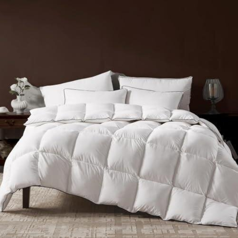 Experience Unmatched Comfort with Our Premium Goose Down Comforter - 50% Off