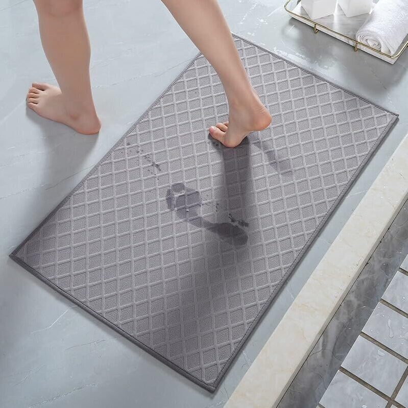 AMOAMI Ultra Thin Bath Mat - 17x28-inch