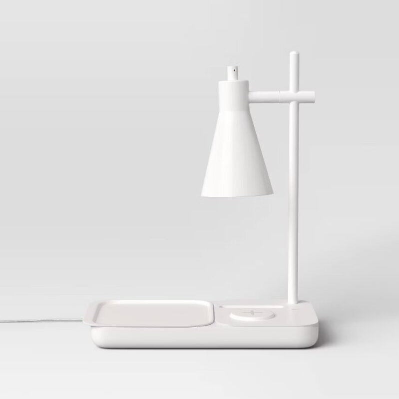 Elevate Your Workspace with the Multifunctional Organizational Lamp with Tech