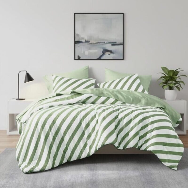 Reversible Striped King Comforter Set - 7-Piece Bedding Set with Double-sided Stripes Design