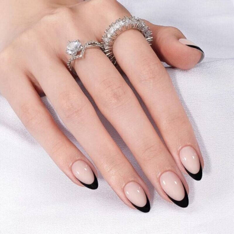 Elegant Black French Tip Press On Nails, 30Pcs Short Almond Nails with Glue & Remover