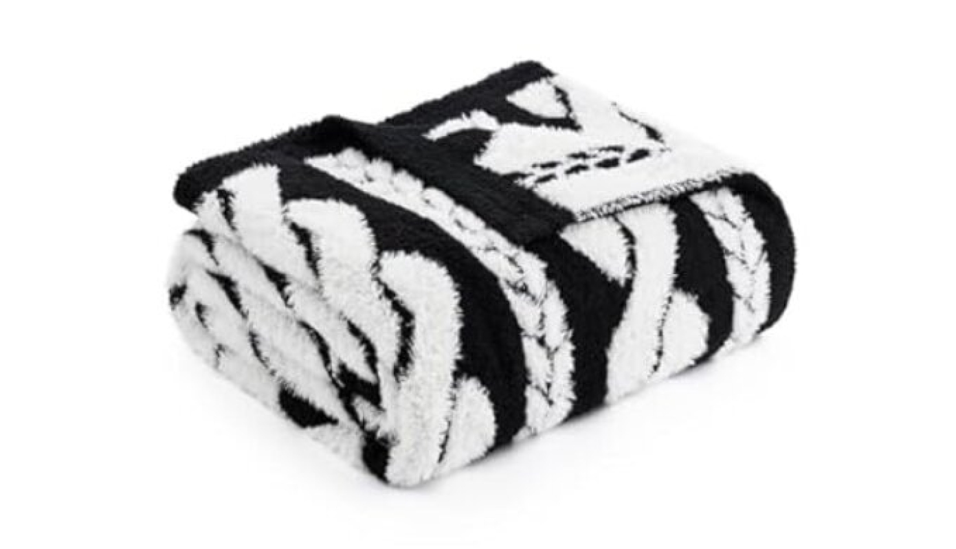 Amélie Home Knit Throw Blanket - Luxuriously Soft and Stylish