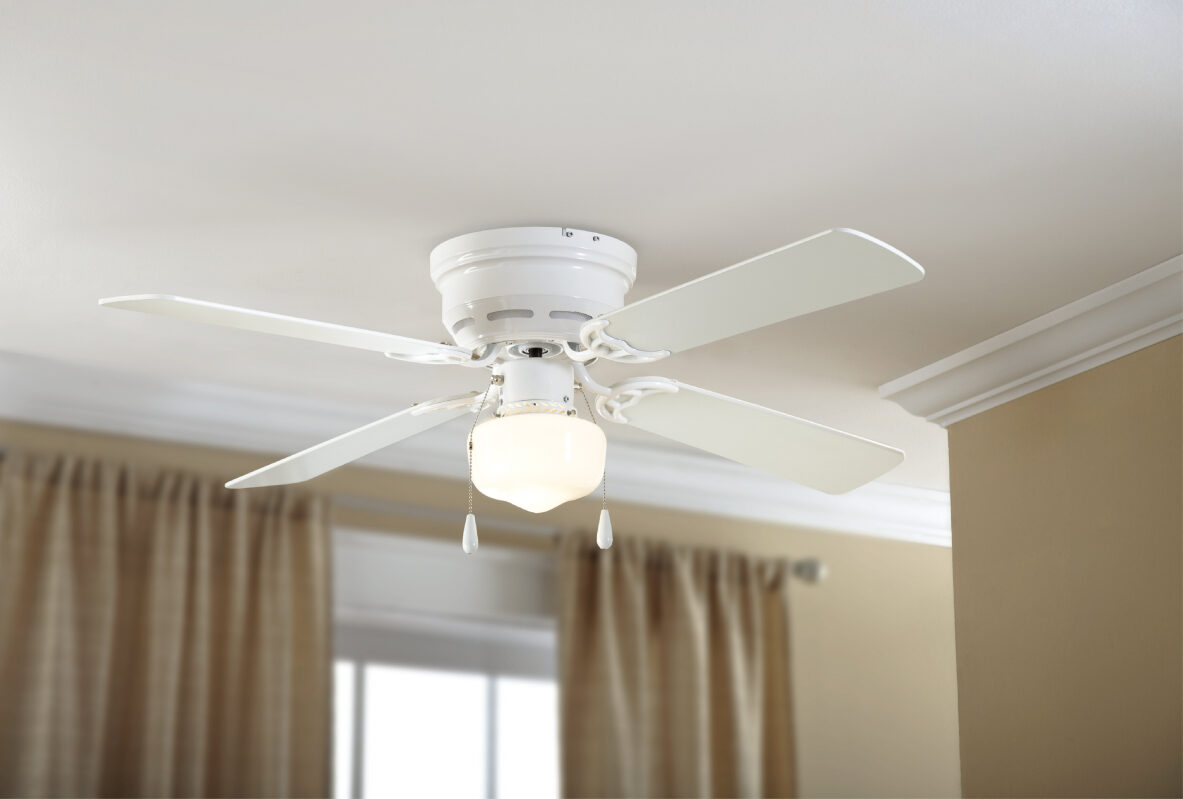 Mainstays 42-inch Hugger Metal Indoor Ceiling Fan with Light - Smart and Efficient Cooling
