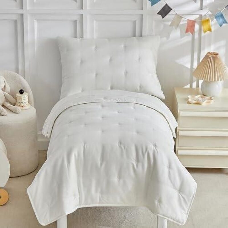 Luxurious White Four-Piece Children's Bedding Set for Boys and Girls - 50% OFF