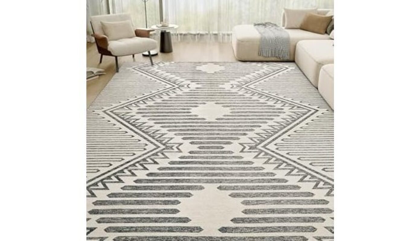 Elegant Boho Beige 5×7 Area Rug with Modern Aztec Design