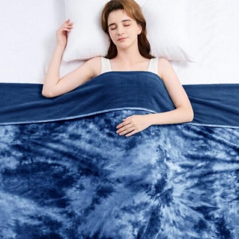 Topcee Cooling Blanket - Ultimate Relief for Hot Sleepers