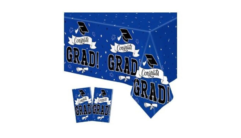 Celebrate 2026 Graduations with Elegant Disposable Tablecloths