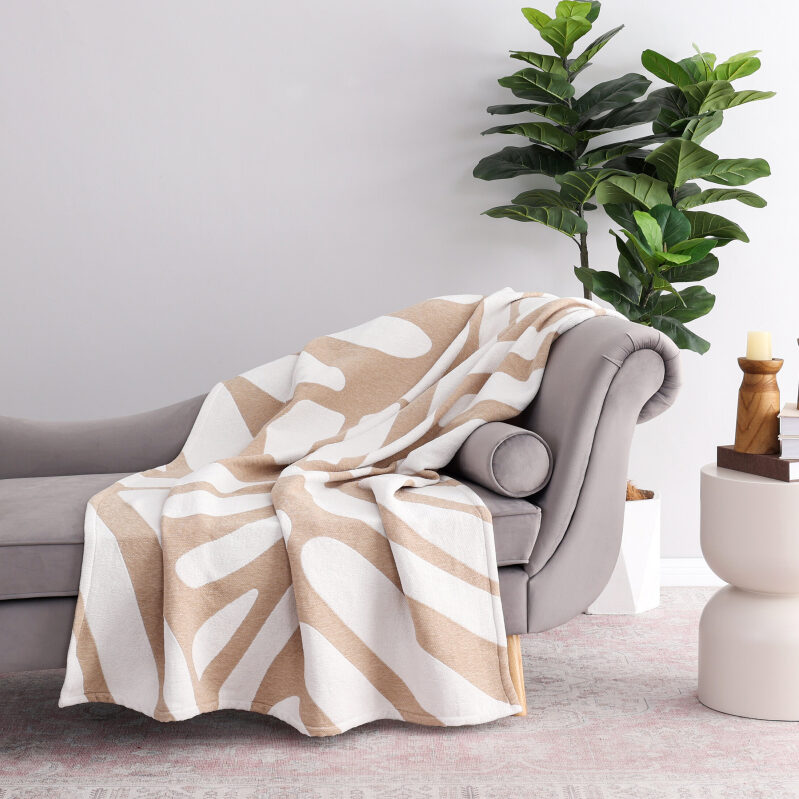 Chenille Jacquard Soft Throw Blanket - A Luxurious Addition to Your Home