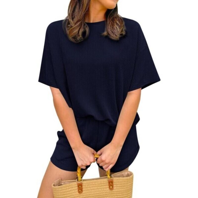 KIRUNDO Women's Set: Stylish Ribbed Knit Top & Shorts - 69% Off