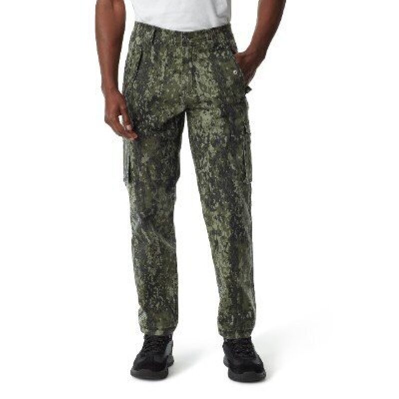 BASS OUTDOOR Men's Camo Straight Leg Cargo Pants - Ultimate Outdoor Utility