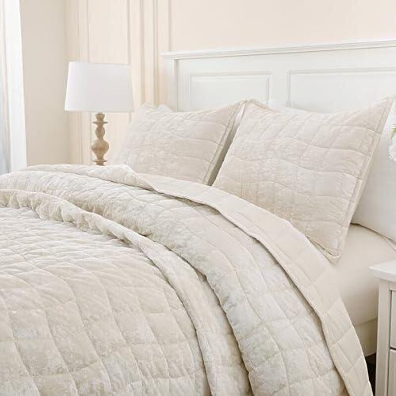 Elegant Velvet Quilt Set for Queen Size Beds - 50% Discount